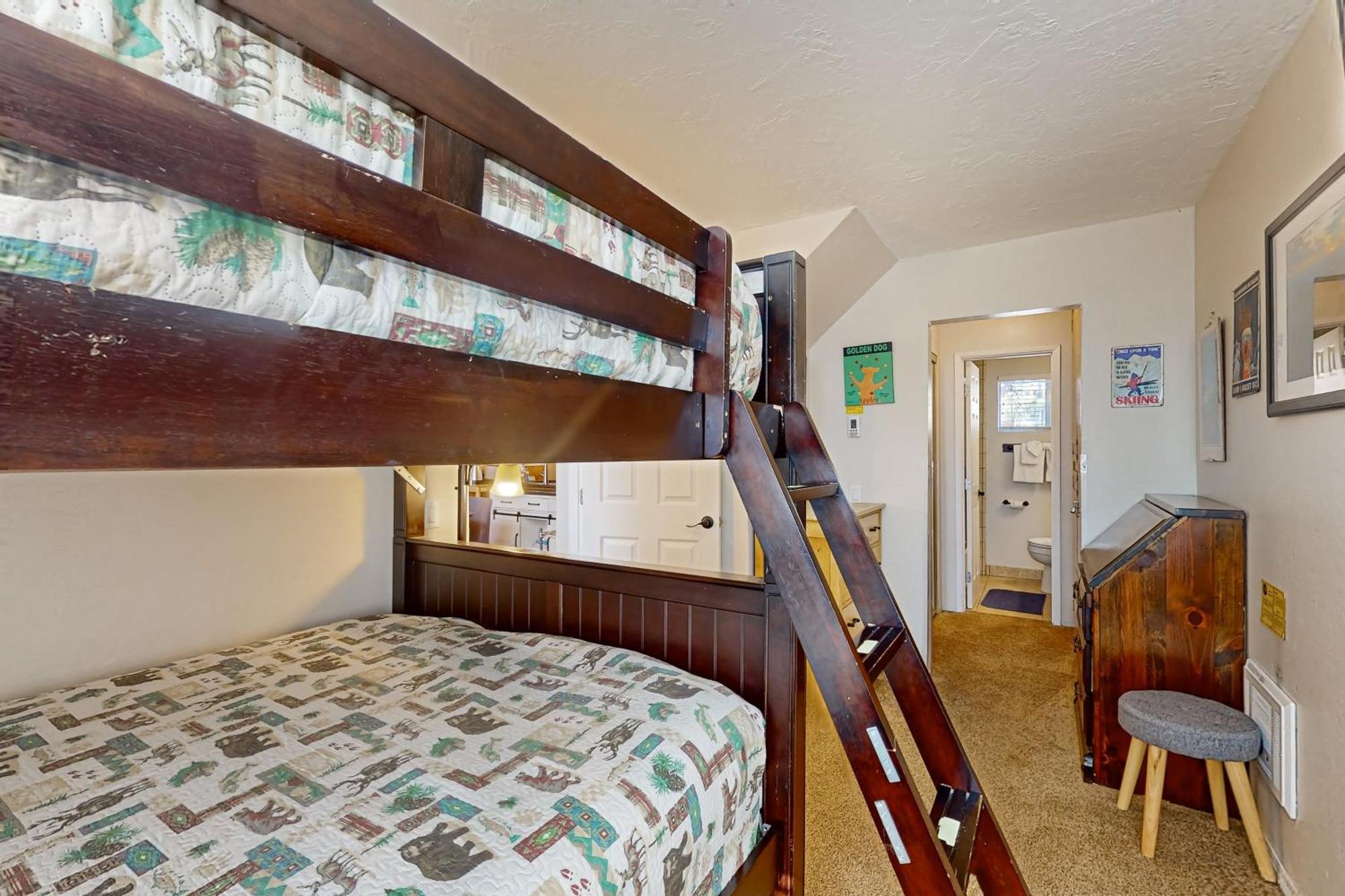 Mammoth View 28